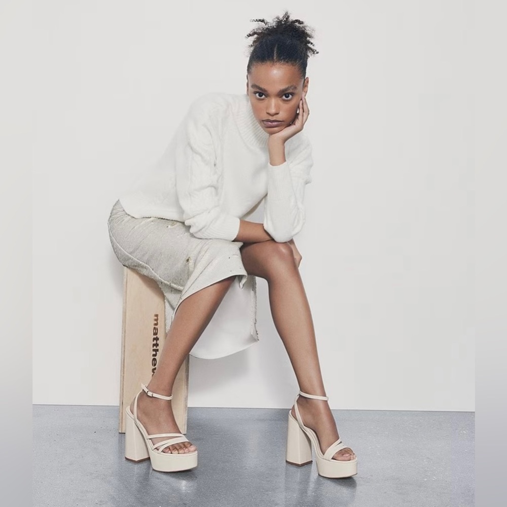 Chelsea & Violet
Debbie Patent Ankle Strap Platform Dress Sandals Size 9,5